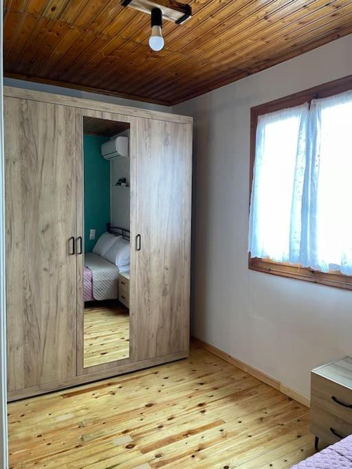 Politis' Wooden House Vasiliki (Lefkada)