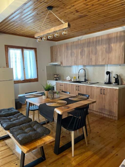 Apartment Politis' Wooden House *