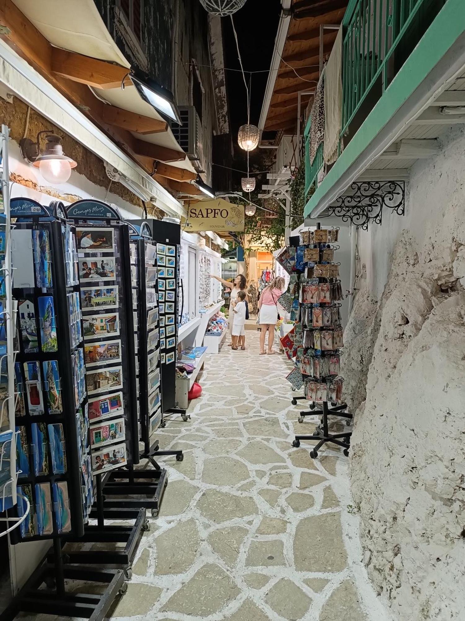 Politis' Wooden House Vasiliki (Lefkada)